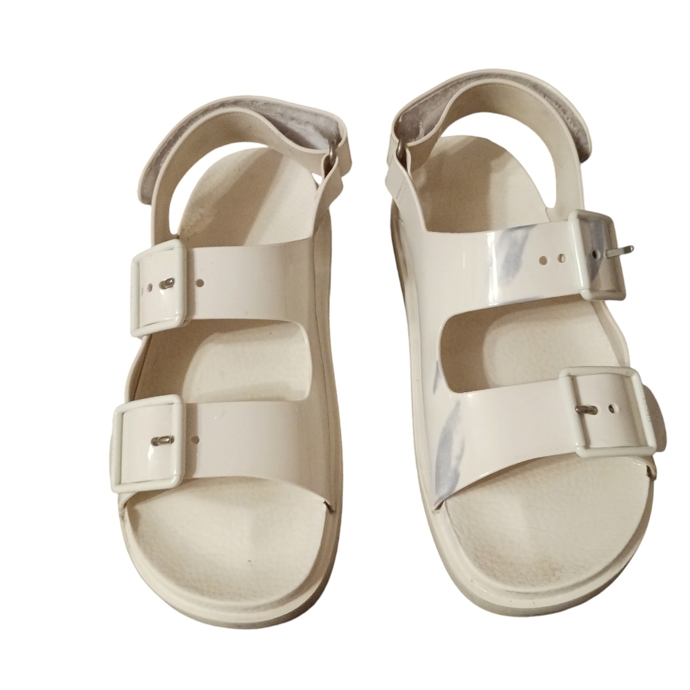 Gucci White Sandals - Picture 2 of 12